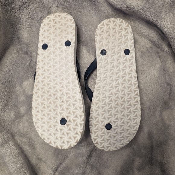 Old Navy Flip Flops - Picture 2 of 2